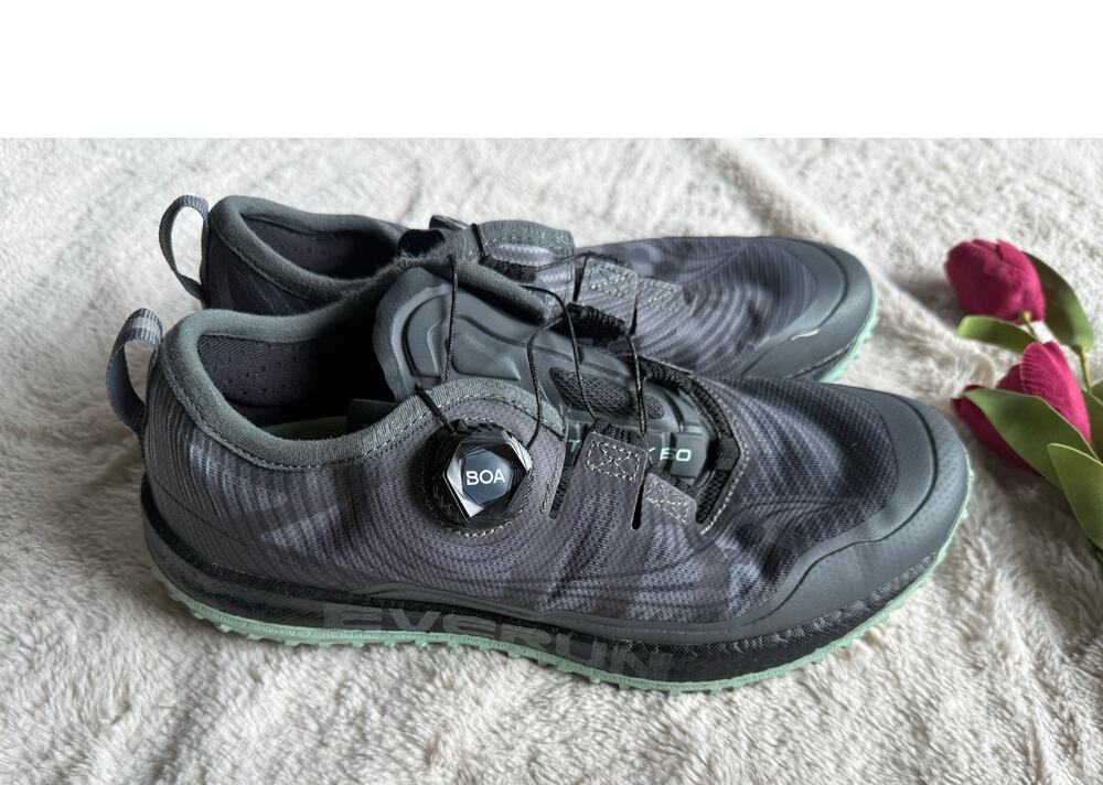 Saucony Switchback ISO trail running shoes BOA laces 8.5